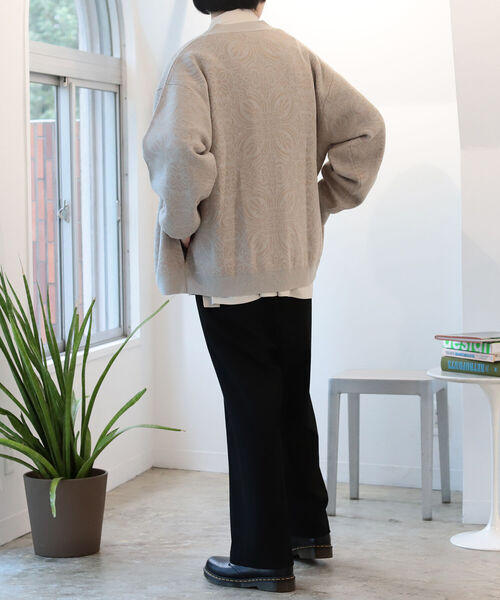 BeAMS DOT(ビームスドット)の「【WEB限定】BeAMS DOT / ジャカードニットカーディガン(カーディガン/ボレロ・メンズ・ベージュ/ブラック・MEDIUM/LARGE)」の14枚目の写真