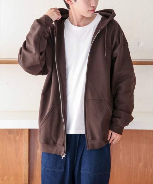 GILDAN（ギルダン）の「【GILDAN】8.0 oz ヘビーブレンド裏起毛スウェットフルジップパーカー 長袖無地フーディー ビッグシルエット GL18600 MURS（パーカー・メンズ・ホワイト/ネイビー/ブラック/グレー/ロイヤルブルー/ダークブラウン/バーガンディー/レッド/パープル/グリーン・M/S/L/XL/2XL）」の11枚目の写真