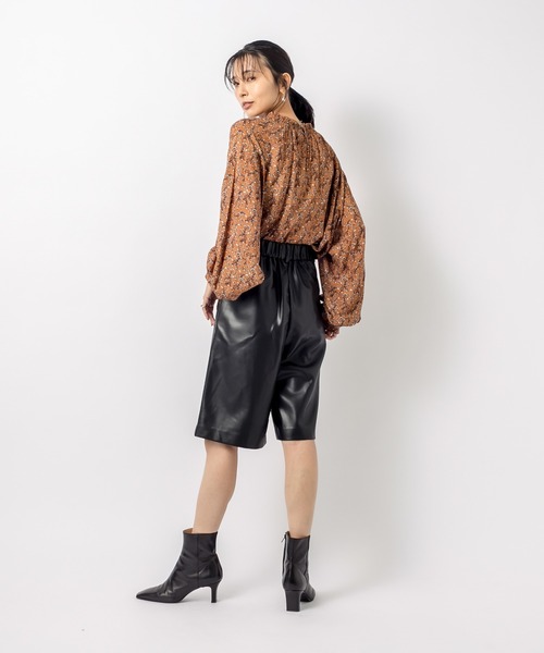 RIVE DROITE（リヴドロワ）の「秋にかけて大活躍する１枚　フェイクレザーハーフパンツ（その他パンツ・レディース・ブラック・FREE）」の8枚目の写真