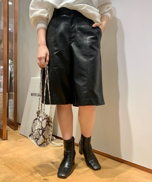 RIVE DROITE（リヴドロワ）の「秋にかけて大活躍する１枚　フェイクレザーハーフパンツ（その他パンツ・レディース・ブラック・FREE）」の17枚目の写真