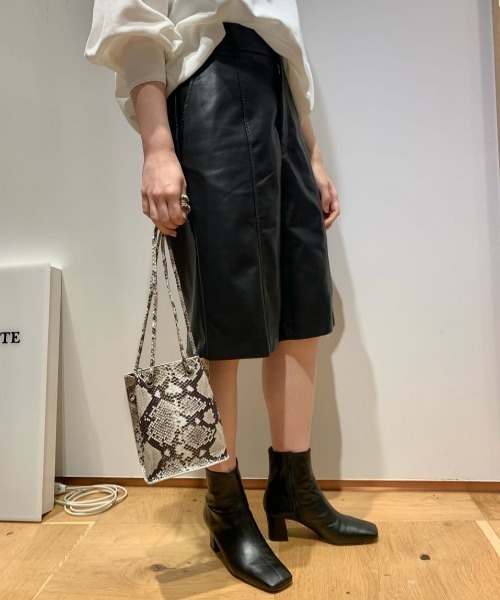 RIVE DROITE（リヴドロワ）の「秋にかけて大活躍する１枚　フェイクレザーハーフパンツ（その他パンツ・レディース・ブラック・FREE）」の18枚目の写真