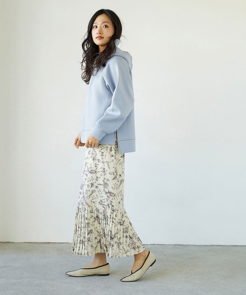 NICOLE white（ニコルホワイト）の「ダンボールフードプルオーバー（パーカー・レディース・ブラック/オフホワイト/サックスブルー・FREE）」の4枚目の写真