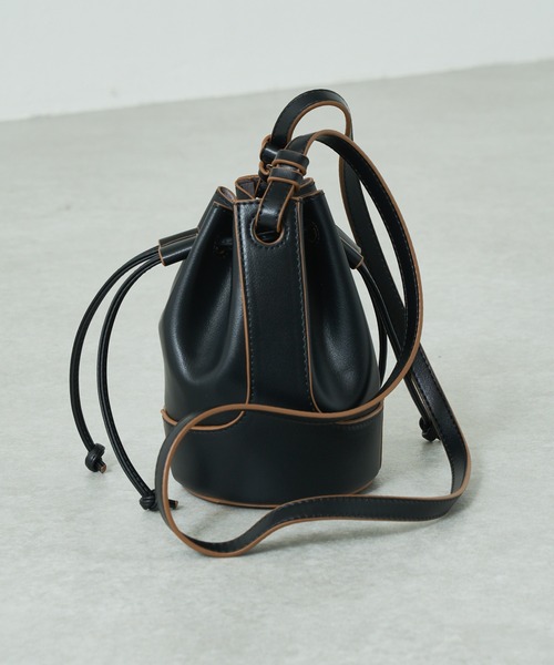 Lui's（ルイス）の「巾着バケツバッグ（ショルダーバッグ・レディース・ブラック/ベージュ/アイボリー・FREE）」の9枚目の写真