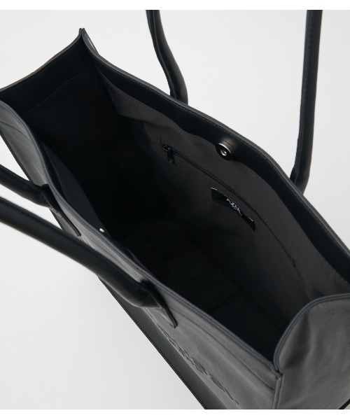 AZUL by moussy（アズールバイマウジー）の「AZUL EMBOSS TOTE BAG/AZULエンボストートバッグ（トートバッグ・メンズ・ブラック・FREE）」の7枚目の写真