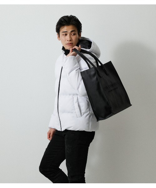 AZUL by moussy（アズールバイマウジー）の「AZUL EMBOSS TOTE BAG/AZULエンボストートバッグ（トートバッグ・メンズ・ブラック・FREE）」の4枚目の写真