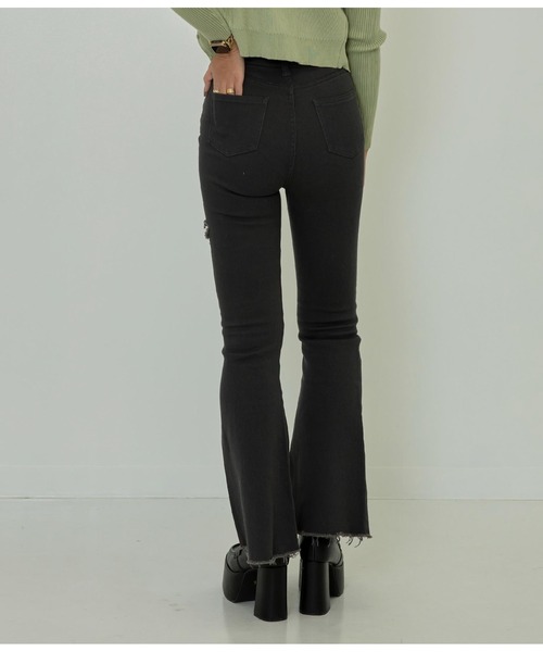 ANAP（アナップ）の「サイドカットツイルストレッチフレアパンツ（その他パンツ・レディース・スミクロ/ベージュ・L/M/S）」の4枚目の写真