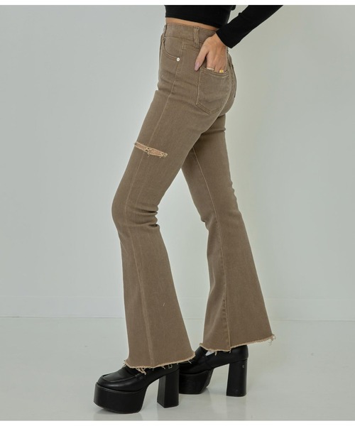 ANAP（アナップ）の「サイドカットツイルストレッチフレアパンツ（その他パンツ・レディース・スミクロ/ベージュ・L/M/S）」の6枚目の写真