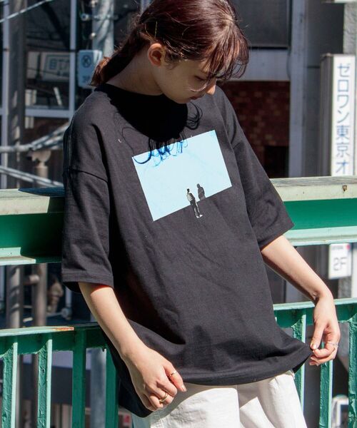 GLOSTER（グロスター）の「【RICHARD VERGEZ/リチャード・ヴェルゲス】コラージュアートTシャツ（Tシャツ/カットソー・メンズ・ホワイト系その他/ホワイト系その他2/ホワイト系その他3/ホワイト系その他4/ブラック系その他/ブラック系その他4/ブラック系その他2/ブラック系その他3・MEDIUM/LARGE）」の6枚目の写真