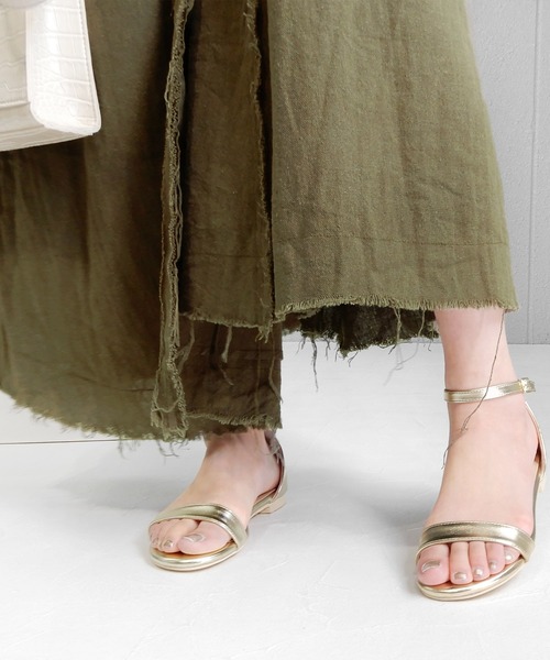 alala(アララ)の「メタリックベタサンダル(サンダル・レディース・シルバー/ゴールド/ガンメタ・M/LL/S/L)」の13枚目の写真