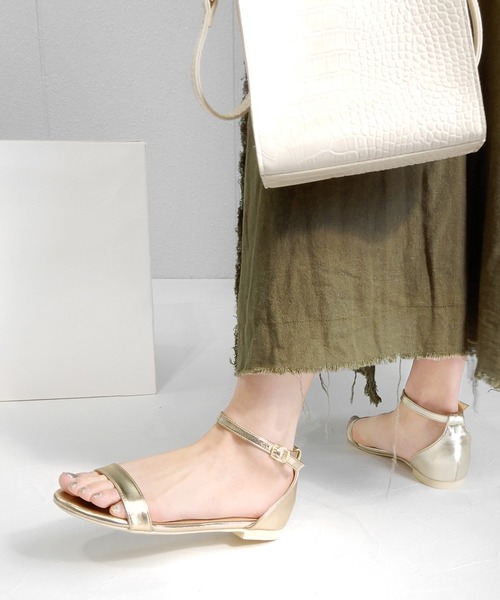 alala(アララ)の「メタリックベタサンダル(サンダル・レディース・シルバー/ゴールド/ガンメタ・M/LL/S/L)」の14枚目の写真