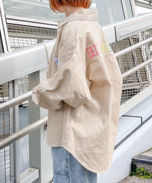 PairPair(ペアペア)の「刺繍入りBIGシャツ(ユニセックス)(シャツ/ブラウス・レディース・サックスブルー/ライトベージュ・フリー)」の7枚目の写真