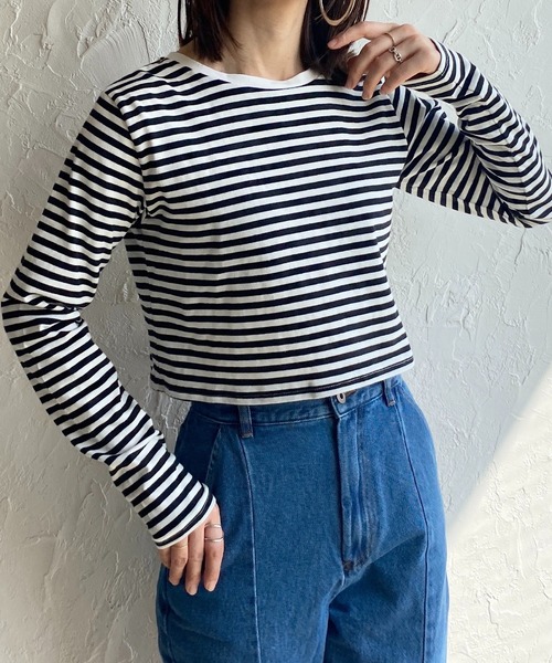 She's Closet(シーズクローゼット)の「クルーネックボーダー長袖プルオーバークロップドロングTシャツ(Tシャツ/カットソー・レディース・ブラック/ピンク/オレンジ/ブルー/グリーン/ネイビー・FREE)」の2枚目の写真