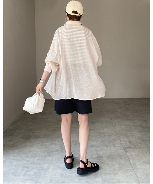 Chloe クルネック長袖トッフ CHC23SHT03016 101 セール】クルーネックボーダー長袖プルオーバークロップドロング