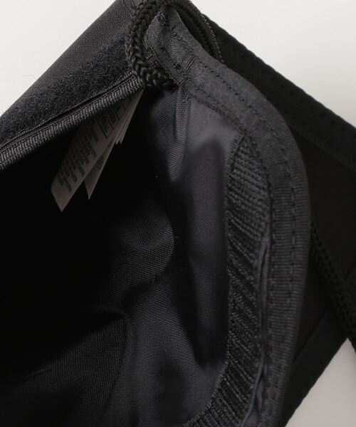 Carhartt WIP（カーハートダブリューアイピー）の「Carhartt WIP/カーハートダブリューアイピー ネックポーチ COLLINS NECK POUCH I020835（ショルダーバッグ・メンズ・ブラック/グリーン・FREE）」の5枚目の写真