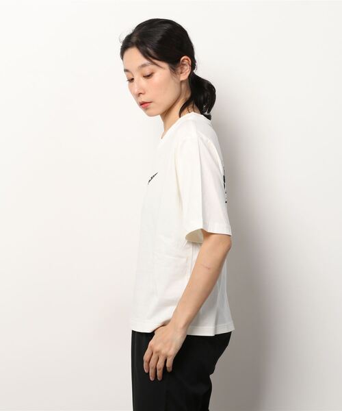 NIKE（ナイキ）の「ナイキ NIKE ナイキ ウィメンズ NSW アース デイ S/S Tシャツ（Tシャツ/カットソー・レディース・オフホワイト/ブラック・S/M/L/XL）」の8枚目の写真