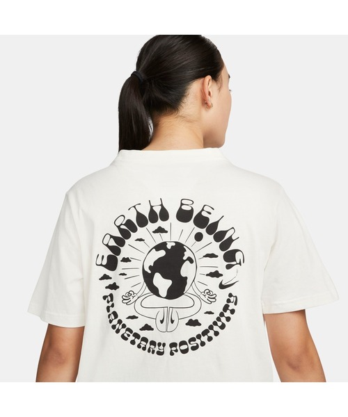 NIKE（ナイキ）の「ナイキ NIKE ナイキ ウィメンズ NSW アース デイ S/S Tシャツ（Tシャツ/カットソー・レディース・オフホワイト/ブラック・S/M/L/XL）」の10枚目の写真