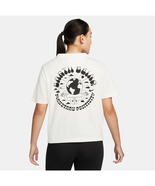 NIKE（ナイキ）の「ナイキ NIKE ナイキ ウィメンズ NSW アース デイ S/S Tシャツ（Tシャツ/カットソー・レディース・オフホワイト/ブラック・S/M/L/XL）」の9枚目の写真