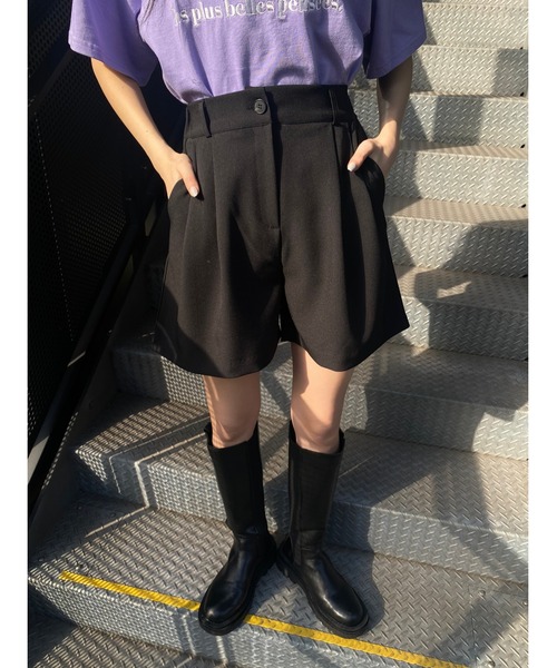 PHILLY(フィリー)の「タックショートパンツ(その他パンツ・レディース・ベージュ/ブラック・FREE)」の4枚目の写真