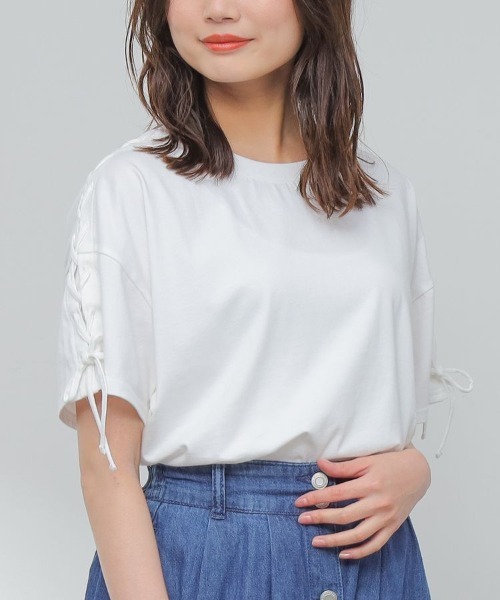 Honeys（ハニーズ）の「袖レースアップＴシャツ（Tシャツ/カットソー・レディース・ブラック/ホワイト×ブラック/ライム/ピンク/ホワイト・L/M/S）」の2枚目の写真