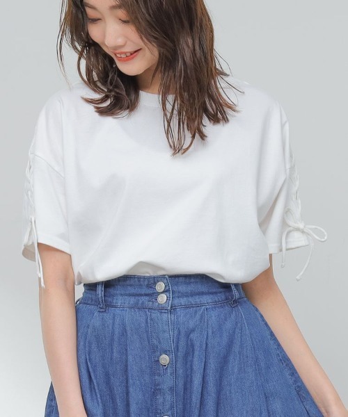 Honeys（ハニーズ）の「袖レースアップＴシャツ（Tシャツ/カットソー・レディース・ブラック/ホワイト×ブラック/ライム/ピンク/ホワイト・L/M/S）」の10枚目の写真