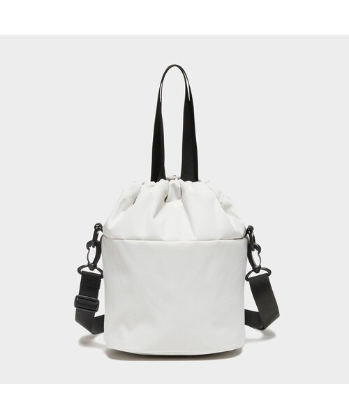 AIGLE（エーグル）の「リサイクルナイロン コンパクト 巾着（ハンドバッグ・レディース・ブルー/アイボリー/ダークネイビー・FREE）」の19枚目の写真