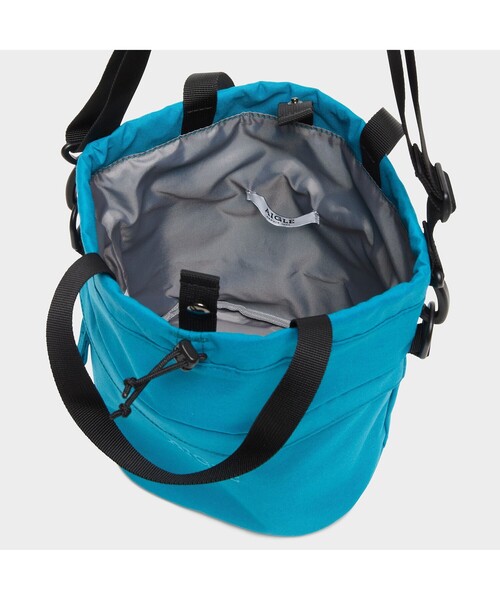 AIGLE（エーグル）の「リサイクルナイロン コンパクト 巾着（ハンドバッグ・レディース・ブルー/アイボリー/ダークネイビー・FREE）」の7枚目の写真