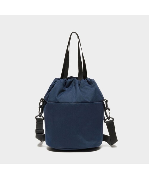 AIGLE（エーグル）の「リサイクルナイロン コンパクト 巾着（ハンドバッグ・レディース・ブルー/アイボリー/ダークネイビー・FREE）」の9枚目の写真