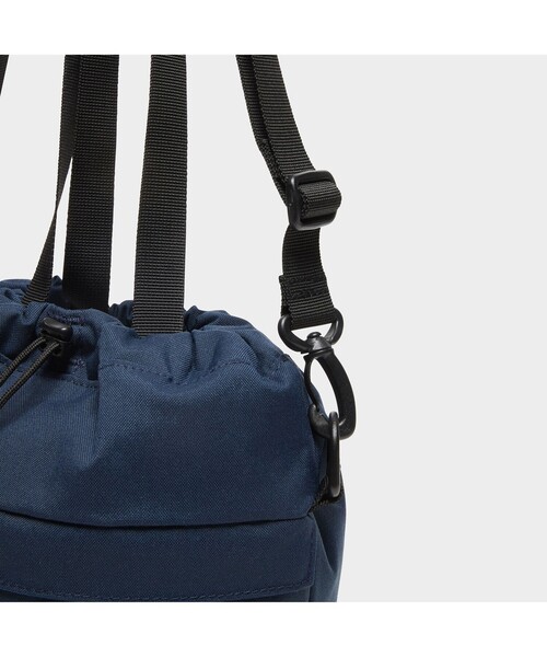 AIGLE（エーグル）の「リサイクルナイロン コンパクト 巾着（ハンドバッグ・レディース・ブルー/アイボリー/ダークネイビー・FREE）」の13枚目の写真