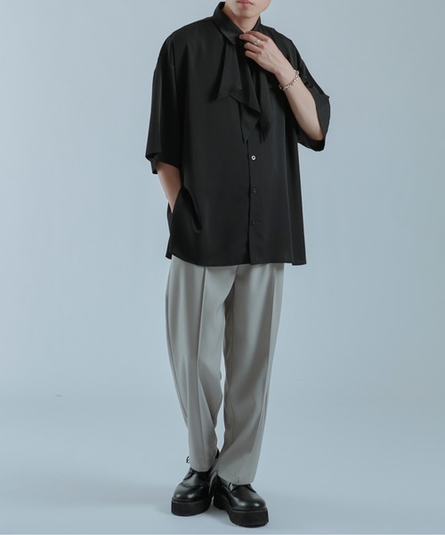 Ellno Loset(エルノロゼット)の「ラッフルタイシャツ(シャツ/ブラウス・メンズ・オフホワイト/グレー系その他/ブラック・MEDIUM/LARGE)」の11枚目の写真