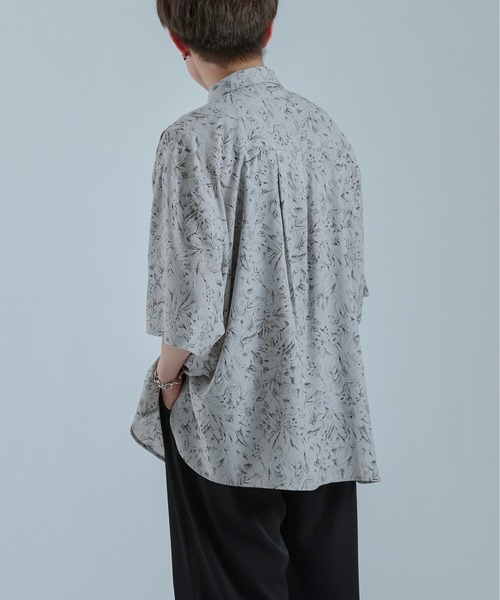 Ellno Loset(エルノロゼット)の「ラッフルタイシャツ(シャツ/ブラウス・メンズ・オフホワイト/グレー系その他/ブラック・MEDIUM/LARGE)」の14枚目の写真