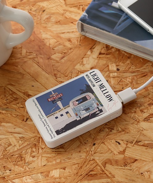 BAYFLOW（ベイフロー）の「【EIZIN SUZUKI×BAYFLOW】モバイルバッテリー（スマホグッズ・レディース・ブラック/ホワイト・0）」の2枚目の写真