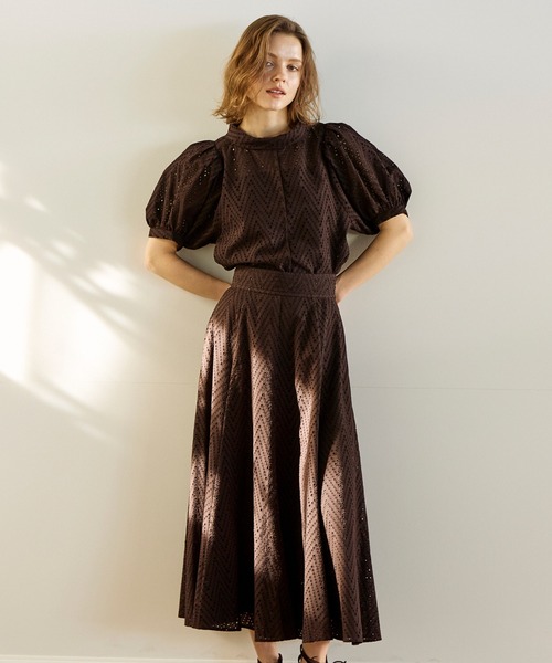 INED（イネド）の「刺繍レースフレアスカート（スカート・レディース・ダークブラウン/レッド・9号/7号）」の5枚目の写真