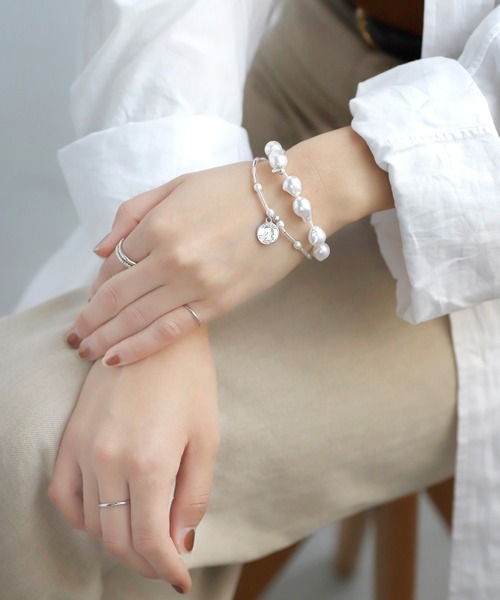 ANEMONE（アネモネ）の「コインチャーム×カラービーズブレスレット[2本セット]（ブレスレット・レディース・ブルー/グリーン/ピンク・FREE）」の3枚目の写真