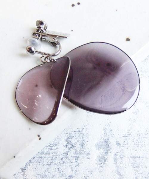The Rule(ザルール)の「The Rule ザルール:片耳用 Amaranth earring size:M 花びら イヤリングM(イヤリング・レディース・ベージュ/パープル/グレー/レッド/ブルー/グリーン/クリア/グレイッシュベージュ・FREE)」の6枚目の写真