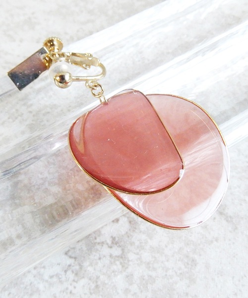 The Rule(ザルール)の「The Rule ザルール:片耳用 Amaranth earring size:M 花びら イヤリングM(イヤリング・レディース・ベージュ/パープル/グレー/レッド/ブルー/グリーン/クリア/グレイッシュベージュ・FREE)」の7枚目の写真