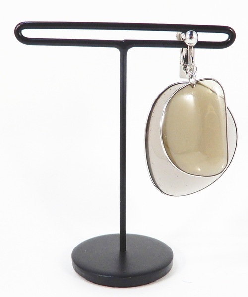 The Rule(ザルール)の「The Rule ザルール:片耳用 Amaranth earring size:M 花びら イヤリングM(イヤリング・レディース・ベージュ/パープル/グレー/レッド/ブルー/グリーン/クリア/グレイッシュベージュ・FREE)」の10枚目の写真