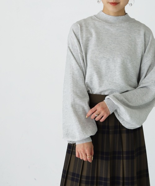 HER CLOSET(ハークローゼット)の「【shemoshelly】WEB限定サスティナブルハイネックニットプルオーバー(Tシャツ/カットソー・レディース・ライトグレー/ライトブルー/ブラック/パープル/ライトグリーン/アイボリー・M)」の2枚目の写真