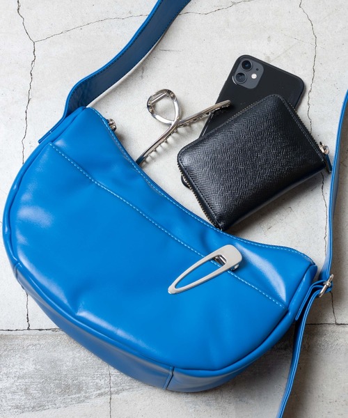 WEGO（ウィゴー）の「WEGO/ハーフムーンショルダーバッグ（ショルダーバッグ・レディース・ブルー/グリーン/ホワイト/ブラック・FREE）」の15枚目の写真