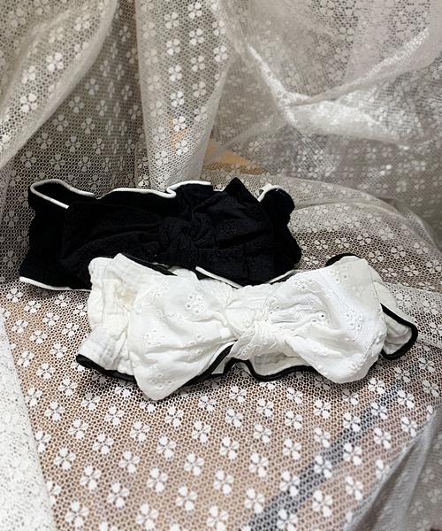 CEMONEMO（セモネモ）の「パイピング ビッグリボン ヘアバンド（ヘアバンド・レディース・ホワイト/ブラック・FREE）」の2枚目の写真