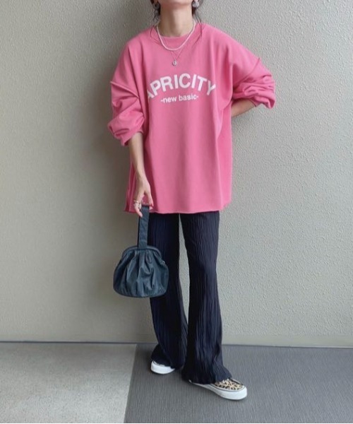 feepur by saya（フェピュールバイサヤ）の「カレッジロゴスウェット（スウェット・レディース・ネイビー/ブラウン/ピンク/オートミール/杢グレー/グリーン/イエロー/クリーム・MEDIUM）」の9枚目の写真