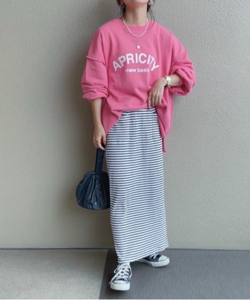 feepur by saya（フェピュールバイサヤ）の「カレッジロゴスウェット（スウェット・レディース・ネイビー/ブラウン/ピンク/オートミール/杢グレー/グリーン/イエロー/クリーム・MEDIUM）」の10枚目の写真