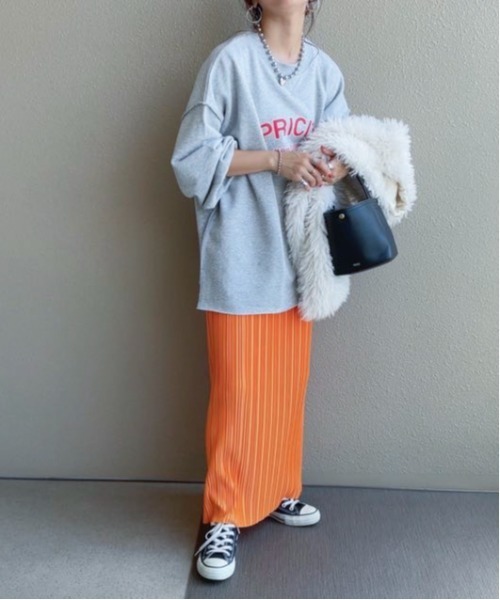 feepur by saya（フェピュールバイサヤ）の「カレッジロゴスウェット（スウェット・レディース・ネイビー/ブラウン/ピンク/オートミール/杢グレー/グリーン/イエロー/クリーム・MEDIUM）」の11枚目の写真