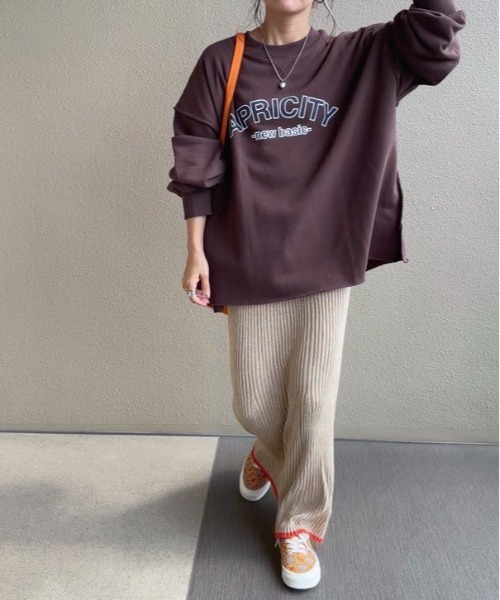 feepur by saya（フェピュールバイサヤ）の「カレッジロゴスウェット（スウェット・レディース・ネイビー/ブラウン/ピンク/オートミール/杢グレー/グリーン/イエロー/クリーム・MEDIUM）」の18枚目の写真