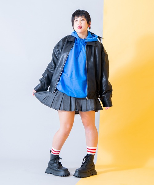 PUNYUS(プニュズ)の「合皮G1ジャケット(ブルゾン・レディース・ブラック・2/4/3)」の11枚目の写真