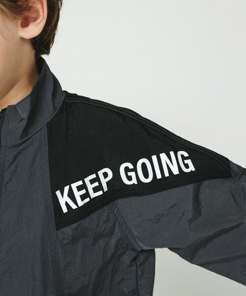 BRANSHES（ブランシェス）の「配色切り替えウィンドブレーカー（ナイロンジャケット・キッズ・カーキオリーブ/キャメル/チャコールグレー・90/120/100/150/110/130/140）」の8枚目の写真