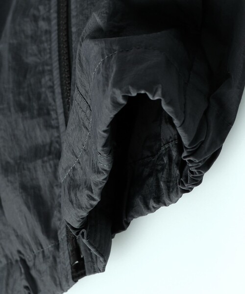 BRANSHES（ブランシェス）の「配色切り替えウィンドブレーカー（ナイロンジャケット・キッズ・カーキオリーブ/キャメル/チャコールグレー・90/120/100/150/110/130/140）」の11枚目の写真