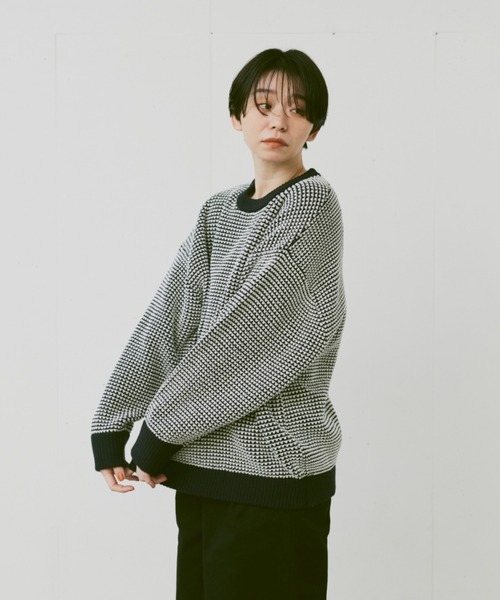 flaner（フラネ）の「Loose bi-color waffle knit/ルーズバイカラーワッフルニット（ニット/セーター・レディース・カーキ/ネイビー・MEDIUM/LARGE）」の22枚目の写真
