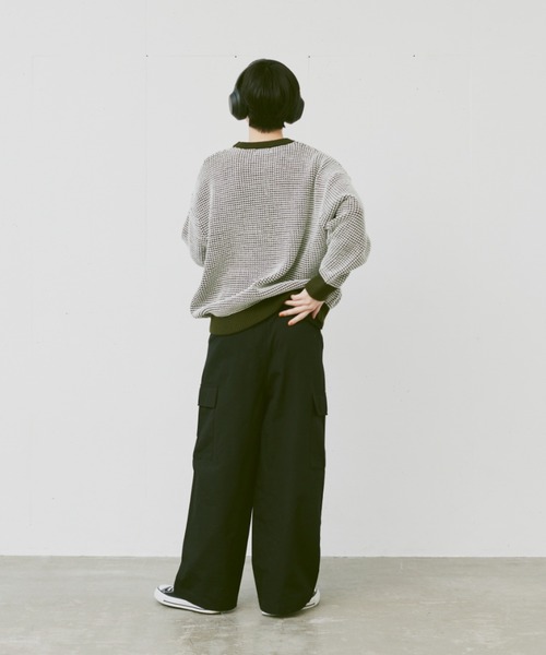 flaner（フラネ）の「Loose bi-color waffle knit/ルーズバイカラーワッフルニット（ニット/セーター・レディース・カーキ/ネイビー・MEDIUM/LARGE）」の15枚目の写真