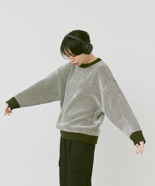 flaner（フラネ）の「Loose bi-color waffle knit/ルーズバイカラーワッフルニット（ニット/セーター・レディース・カーキ/ネイビー・MEDIUM/LARGE）」の12枚目の写真
