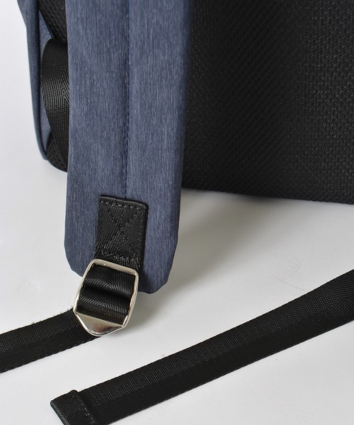 SHIPS JET BLUE(シップスジェットブルー)の「SHIPS JET BLUE(シップス ジェットブルー): バックパック 15SS■(バックパック/リュック・メンズ・ブラック/ネイビー・ONE SIZE)」の4枚目の写真
